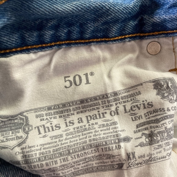 Levi's 501 Women's Jeans Distressed Knee W30 L26 100% Cotton Cropped Straight - Picture 10 of 16